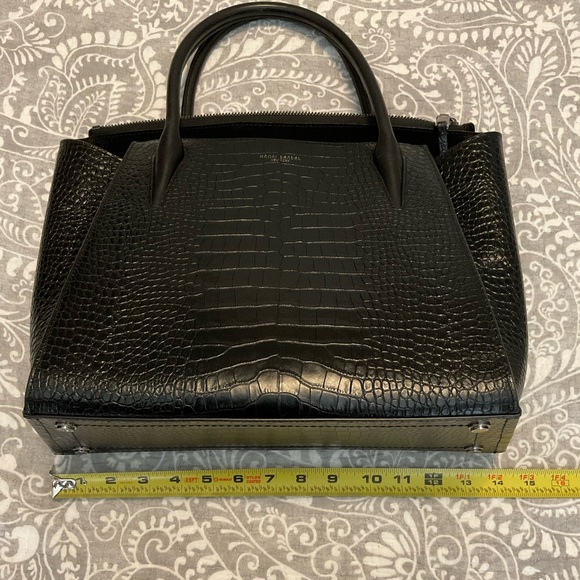 EUC Henri Bendel Tote - Picture 15 of 16